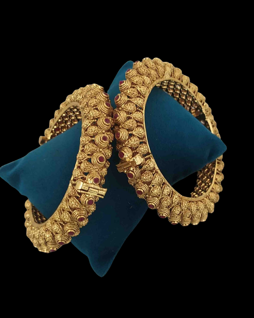 Classic Heritage Gold Bangles