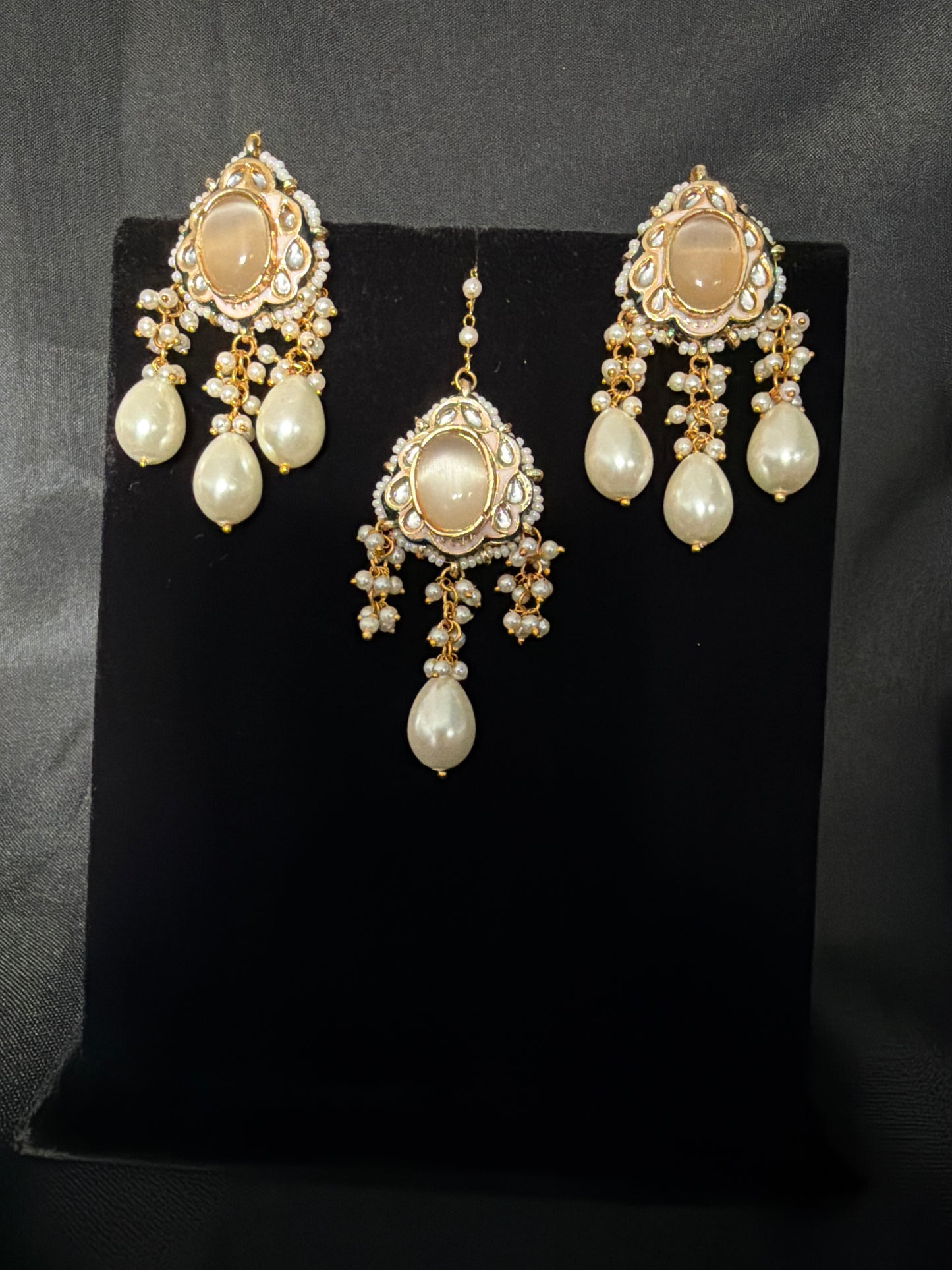 Stone Kundan Tikka and Earrings Set