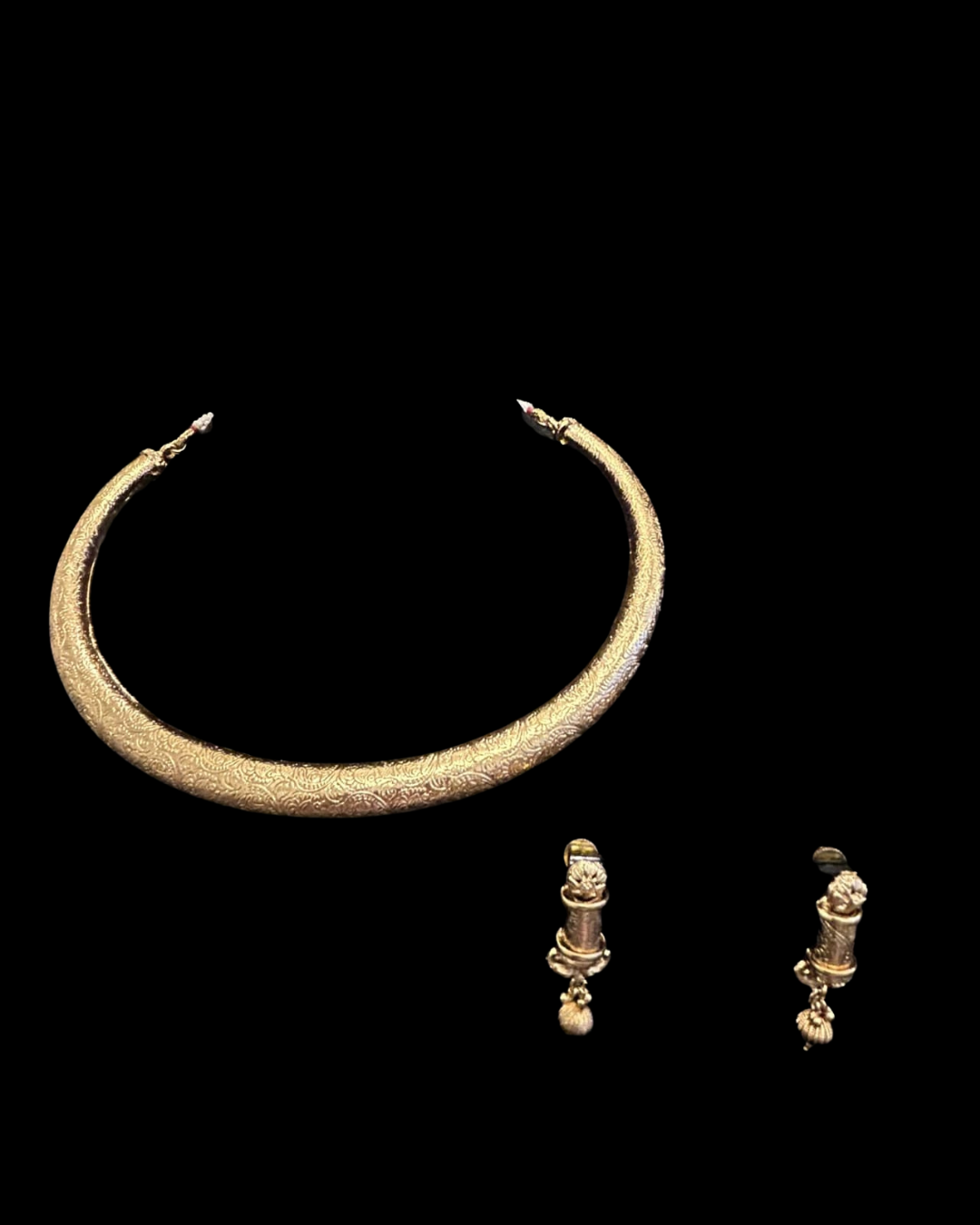 Heritage Textured Gold Hasli Choker & Earring Set