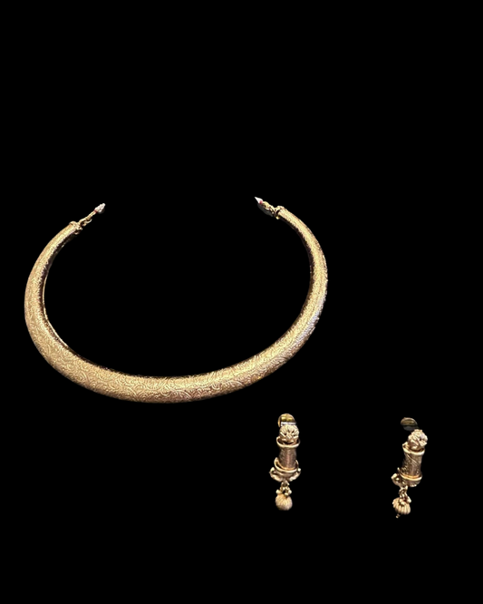 Heritage Textured Gold Hasli Choker & Earring Set